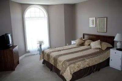 Image de 3 Bedroom Fully Furnished House Downtown Whitby