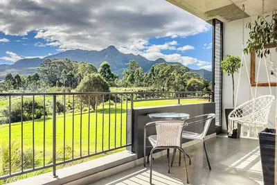 Image de Serene 2-bedroom apartment with Ac & Mountain View in George