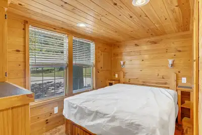 Image de Pine Lakes Adventure Base | Swim, Fish & Explore the Great Outdoors