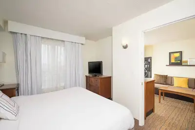 Image de Marriott Salisbury | 1br King Sofa | Near Airport, Perdue Hq | 2 Units