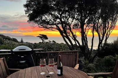 Image de Seaview Paradiso - Top Location Stunning Views!