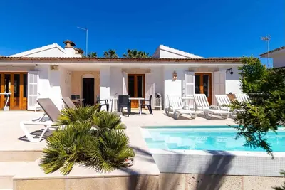 Image de Wonderful villa with private pool, located in Can Picafort