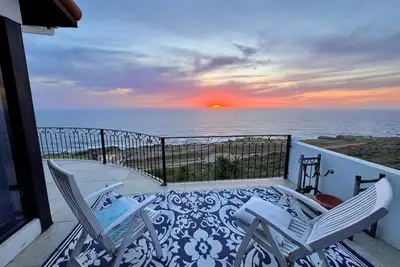 Image de Villa Esperanza — Oceanfront Living Where The Fairway Meets The Sea
