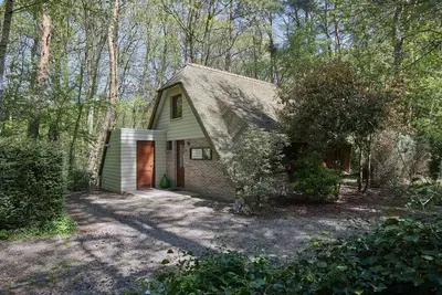 Image de Magnifique maison dans un parc de vacances boisé