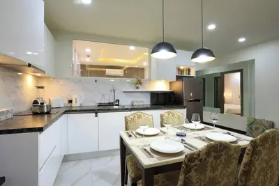Image de 2 bdr Apartment with bath NaiHarn Beach