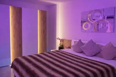 Mercury tower apartment by Dahlia