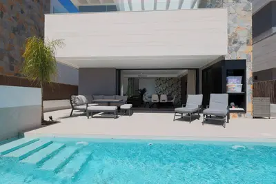 Image de Designer Villa with Heated Pool on Santa Rosalia Lake Resort