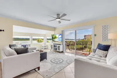 Image de 🌴Easy Walk to Beach🐬3 Story Villa🌞2 Balconies🐠Bayview Villas 101