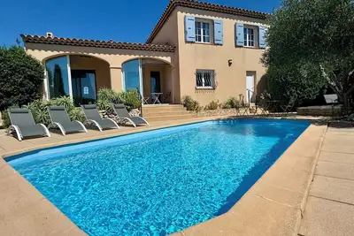 Image de Villa Lavande en Provence 12 pers - Vue Mer & Piscine privée – 3min Plage – Clim