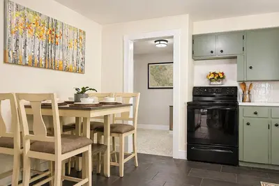 Image de Walnut Street Retreat | Downtown, Dog Friendly