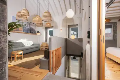 Image de Alma - Island House Between valleys and hills and a soulful breath.