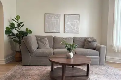 Image de Modern 2b Irving Park Gem / Sleeps 5