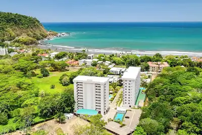 Image de Beautiful, spacious 4-bedroom Penthouse, where luxury meets comfort.