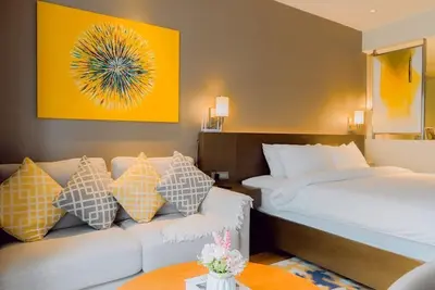 Image de Chic City Escape, City & River View
