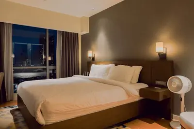 Image de Chic Riverfront Escape at Acqua