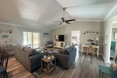 Image de Florida Reset Awaits  Private Pool, King Beds & Anna Maria Island at Doorstep