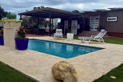 Image de Escape to paradise with a private pool and home with a 3 min walk to the beach