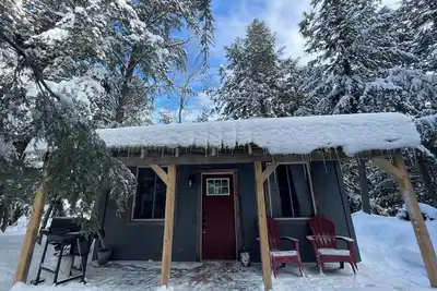Henrys cabin on the river