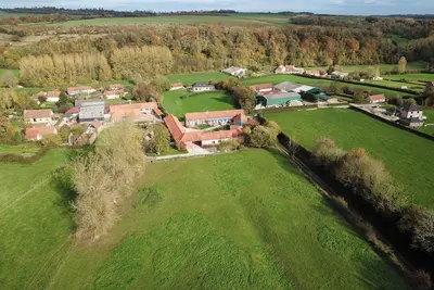 Image de Gite dans un corps de ferme avec terrasse et jacuzzi