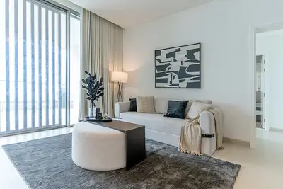 Image de Al Zorah Apartment: Direct Sea Views & Pool Access