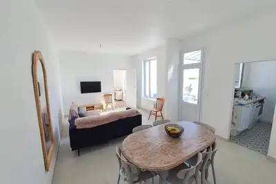 Image de Villa rénovée, à 2 rues de l'océan et du marché
