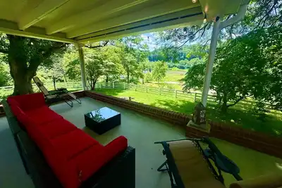 Image de Private Riverview Home with Hot Tub on New River Trail