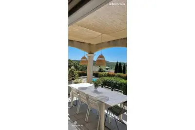 Image de Villa avec piscine et vue garrigue près de Montpellier – calme et confort