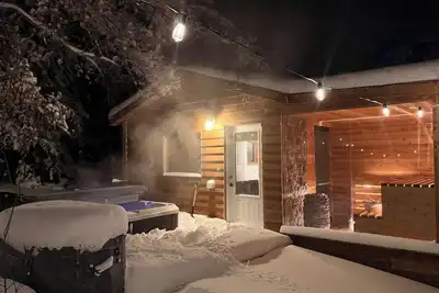 Image de Private Forest Spa Retreat: Sauna, Hot Tub & Pool