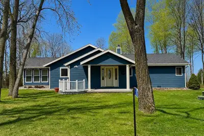 Image de Cozy Shore Waterfront 3br Retreat in Door County