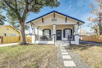 Image de 3br Historic Home & Cozy Retreat in Dixieland