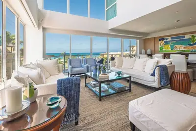 Image de Luxury Oceanfront Penthouse With Rooftop Terrace And Jacuzzi