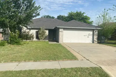 Image de Nice 4 Bed, 2 Bath, 2 Car Garage Home With Spacious Backyard. Quiet Neighborhood