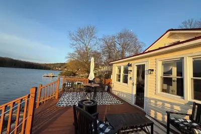 Image de Cozy cottage on the lake near Nyc, LegoLand and nature trails