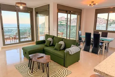 Image de Casa Colon: Spacious 2br flat- Sea Views & Terrace