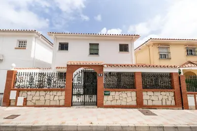 Image de Entire home two blocks from the beach with Parking