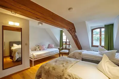 Image de Appartement de vacances pour 4 personnes (83 m²) à 53945 Blankenheim - Séjour dans un monument