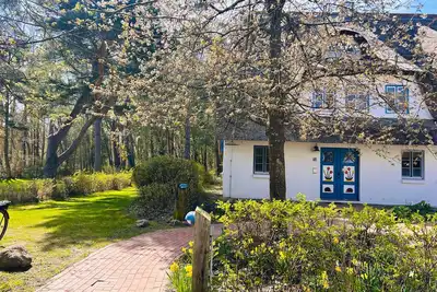 Image de Appartement « Idyllische Strandwohnung Zingst » avec terrasse privée, jardin et Wi-Fi