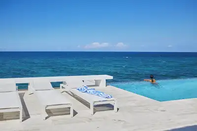 Image de Luxury villa in the quiet fishing village of Cousins Cove, Hanover, Jamaica
