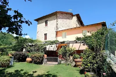 Image de Tuscan Farmhouse on 1615 Castle Bastion