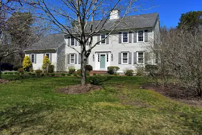 Image de Modern upscale 5 bedroom home, close to Mayflower Beach!