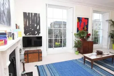 Image de Arty Clifton Apartment Full of Character in Prime Bristol Location