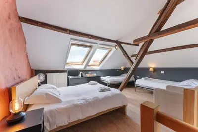 Image de Amazing loft in historical house The Lake Suites