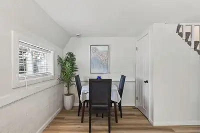 Image de Cozy 1-bedroom in the heart of down town Lawrence