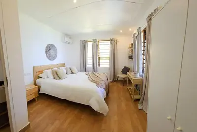 Image de Two Bedroom Treehouse inspired home with amazing views of Beau Vallon