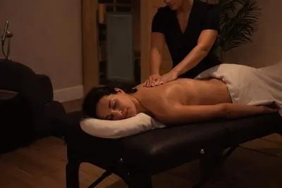 Image de Luxury Wellness Retreat -Infrared Sauna · Massage Chair · Red Light Therapy