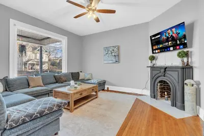 Image de Old Northside 4 Br/2 Ba w/ dedicated office/gym
