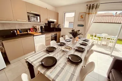 Image de Maison Moderne avec 4 chambres jardin et place de parking proche de La Rochelle!