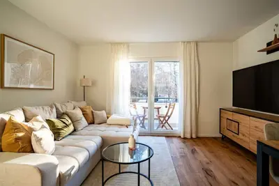 Image de 5 min to Zurich Airport, Riverside Balcony, Ergonomic Workspace, Free Parking