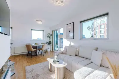 Image de Stylish Mcr 1br Apt | Etihad | Coop Live | Parking