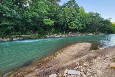 Image de Barndominium - Sleeps 17 • River Access • Hot Tub